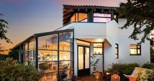 Unique designer villaby the sea - Sunde