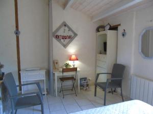 Maisons de vacances Gites La Ferme du Bellay - Cote Jardin : photos des chambres