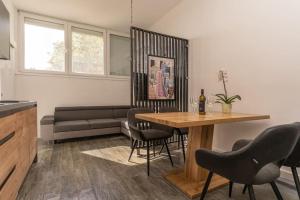 Apartment Ena - Located in quiet area 500m of the sea