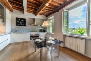 Charming Apartment in Lucca's Historic Center