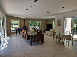 Villas Mas Libertino - Villa avec piscine & jacuzzi : photos des chambres
