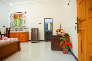 Banyan Shade Mirissa