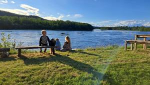 Nästorp broa, stuga