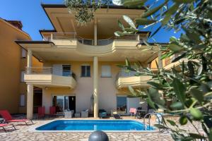 Ad Maiora with Shared Pool