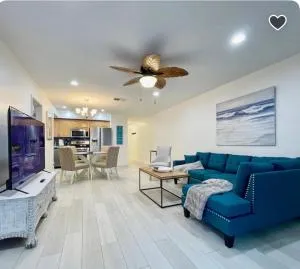 Spectacular Beach Retreat with Ocean View - 怀尼米港