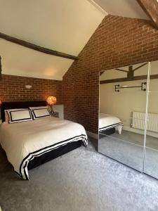 1 Bed Flat - Sleeps 2 - Pets - Parking - Wifi
