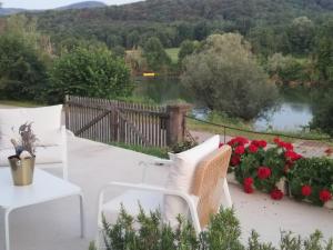Holiday Home Evelin with Krka view