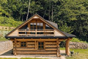 Makolandia - dom w jałowcach