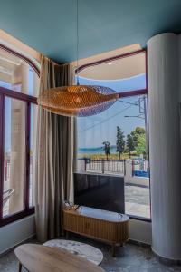 Sunny Nest with a sea view by Salt Apartments