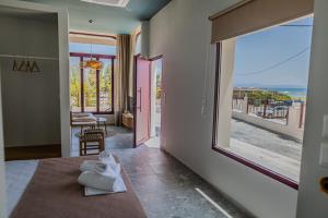 Sunny Nest with a sea view by Salt Apartments