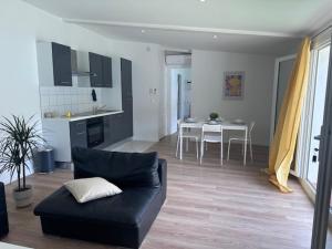 appartement au calme avec jardin privatif dans maison