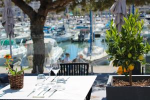 Hotels The Originals Boutique, Hotel Neptune, Montpellier Sud : photos des chambres