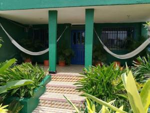 Hotelito La Aventura, AC private WC rooms near the old town, no tax