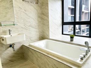 Imperio Studio City View 2pax-1park-wifi-bathub