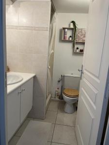 Appartements Appartement lumineux climatise avec terrasse : photos des chambres