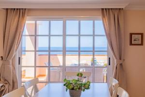 Penthouse Apt with Jacuzzi by Dream Homes Tenerife