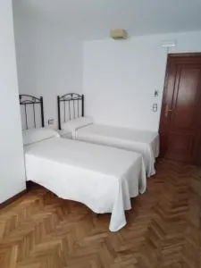 Pensión La Plaza - Collantres