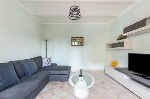 Irene Holiday Home with Patio and Parking