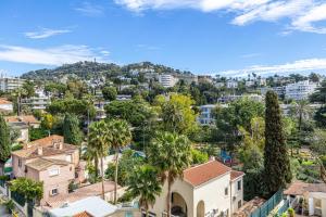 Elegance and serenity with terrace, view & A-C