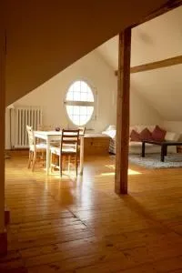 Appartement im Dachgeschoss einer Gründerzeit Villa - Godesberg