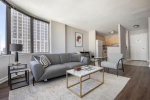 Blueground S Loop nr CTA train sports parks CHI-1080