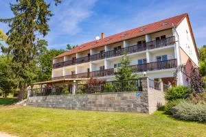 Hotel Sobol - Chvalatice