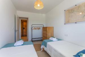 Terrace, sea view, pool, parking space & fibre