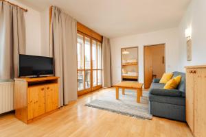 Two-Bedroom Apartment with Lake View room in Ferienwohnungen Knaller-Möd