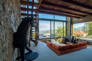 Heartbeat Mountain Escapes