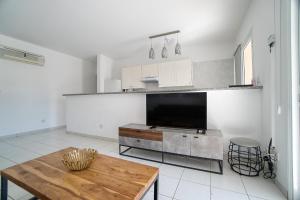 Iris Village Block 12-105