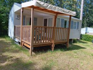 Maisons de vacances Bungalow charmant avec piscine partagee a Saint-Cheron : photos des chambres
