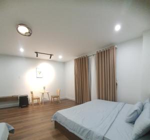 Phòng 4 Người Có Ban Công (Quadruple Room with Balcony)