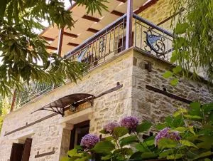 Μountain Whispers - 基索斯