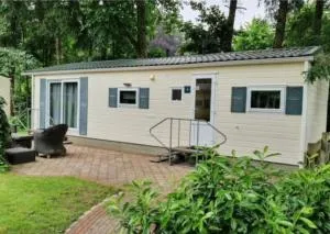 Gezellig 4-Persoons Chalet met Sfeervolle Tuin - 伊皮