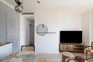 Happy Travel Urban Sky 19C