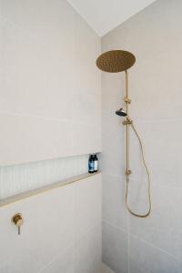 La Bella Beach House-Sleeping 9, Wood Fire, Aircon