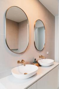 La Bella Beach House-Sleeping 9, Wood Fire, Aircon