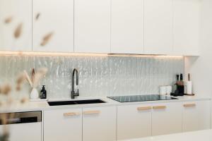 La Bella Beach House-Sleeping 9, Wood Fire, Aircon