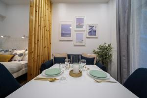 Sea Vibes In The City Center VIPGreece