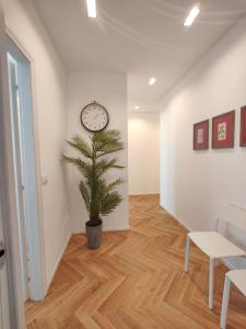 Doria 10 next to train station