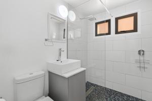 San Lameer Villa 10421 - 2 Bedroom Classic - 4 pax - San Lameer Rentals Agency