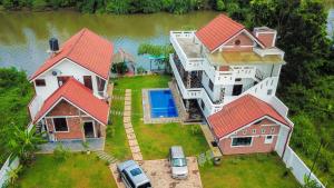 Rivershore Villas