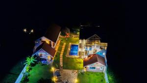 Rivershore Villas