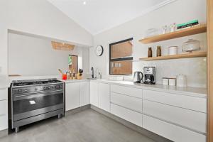 San Lameer Villa 14208- 4 Bedroom Premier - 8 pax - San Lameer Rentals Agency