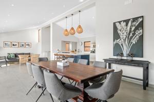 San Lameer Villa 14208- 4 Bedroom Premier - 8 pax - San Lameer Rentals Agency