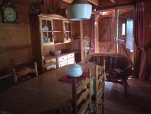 Chalets L-ARGOUSIER Chalet 6 a 8 personnes Enchastrayes Barcelonnette : photos des chambres
