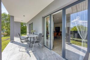 Holiday House Rhapsody