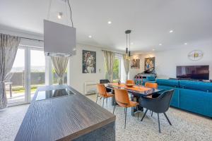 Holiday House Rhapsody