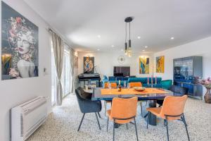 Holiday House Rhapsody 