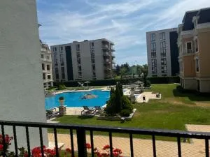 Rosie's Cozy Bright Apartment Summer Paradise - 圣君士坦丁和海伦那